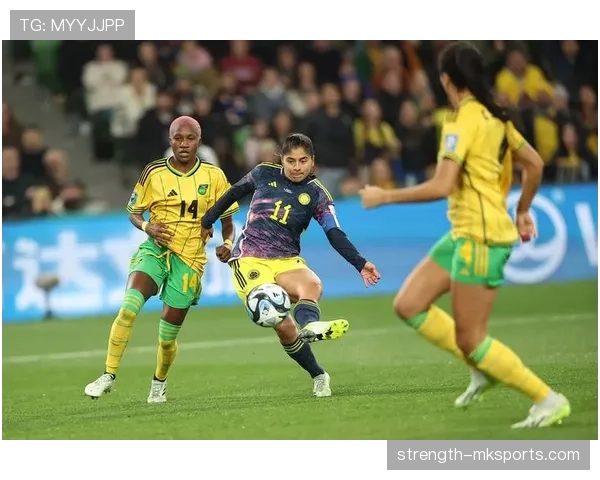 哥伦比亚队战术执行出色，近期稳健表现引关注